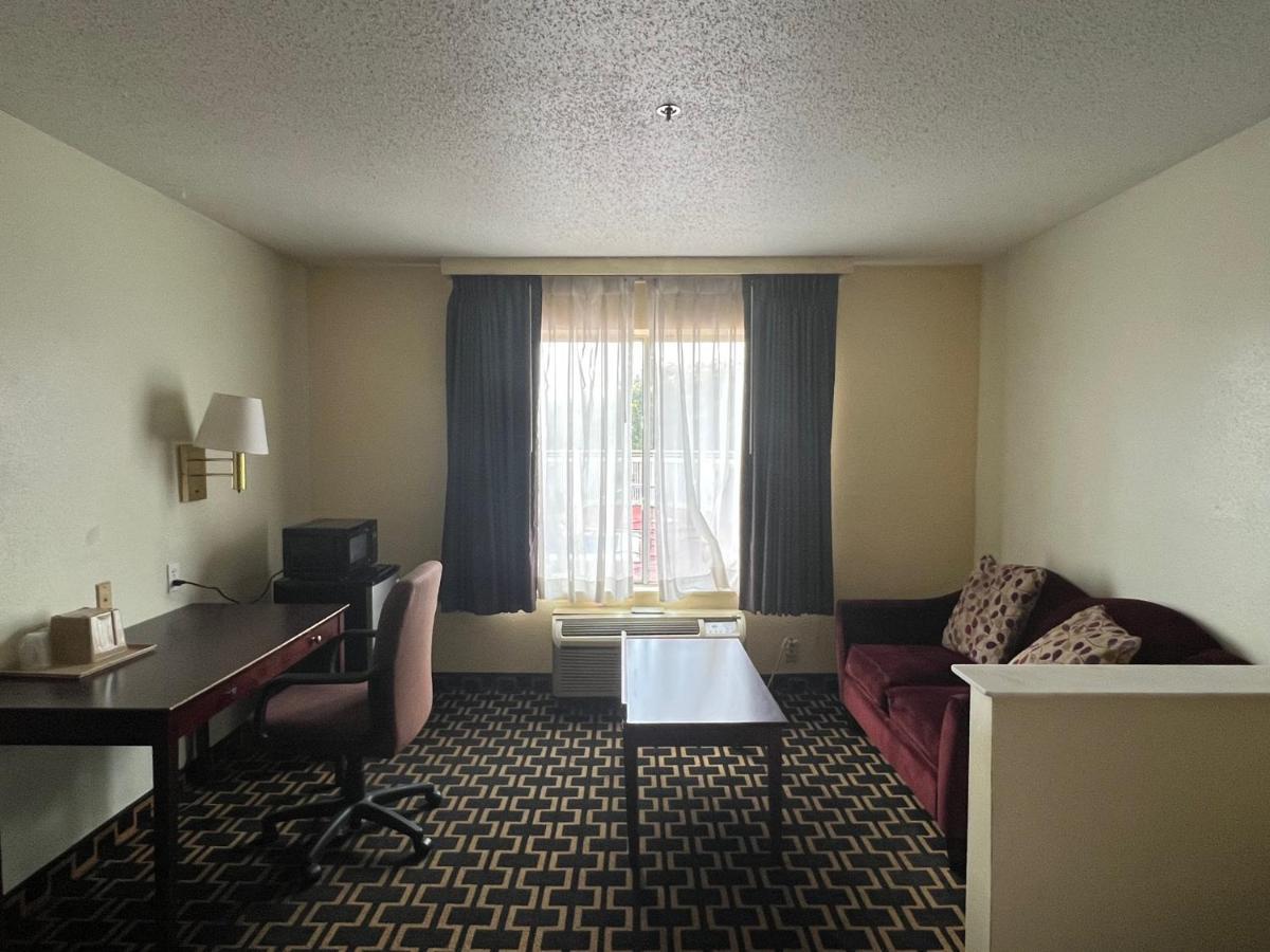 Budgetel Inns & Suites Fairfield Bagian luar foto