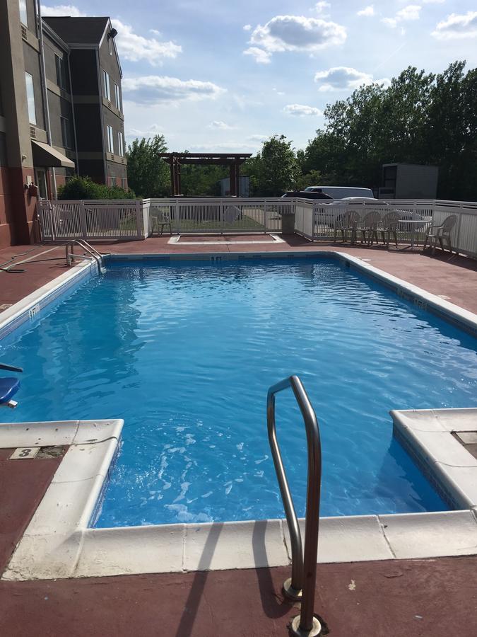 Budgetel Inns & Suites Fairfield Bagian luar foto